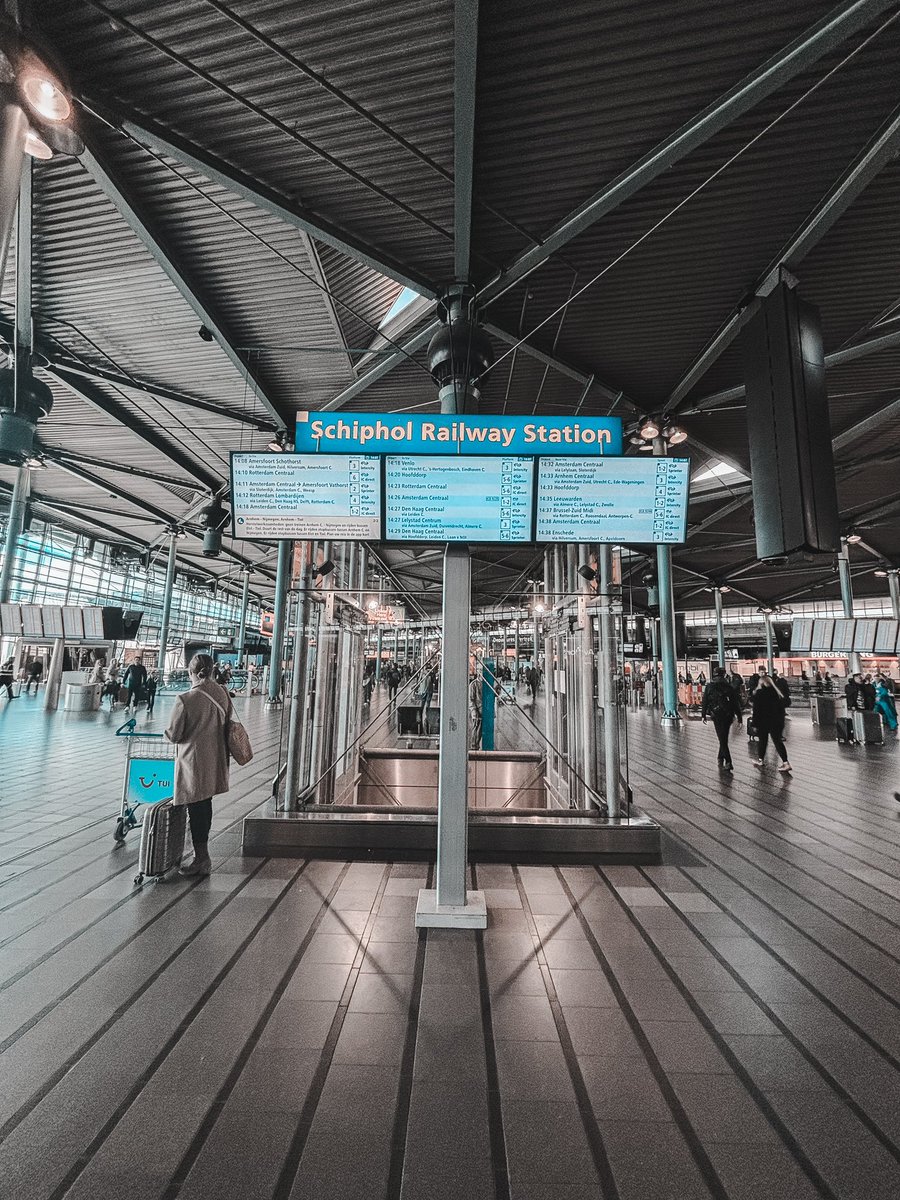 Pogs001's tweet photo. Hello AMS. ๐ณ๐ฑ๐
๐Schipol Airport, Amsterdam
@SchipolAirport @Iamsterdam
#PogsWanders #Amsterdam #Netherlands #Schipol https://t.co/d1rCdcMQeh