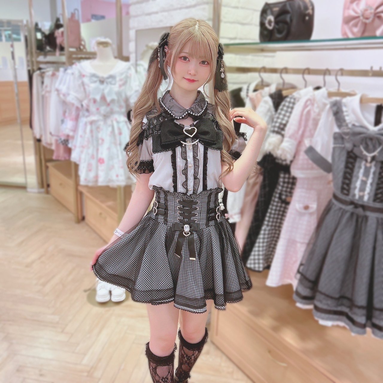 LIZ LISA on X: LIZ LISA on X:
