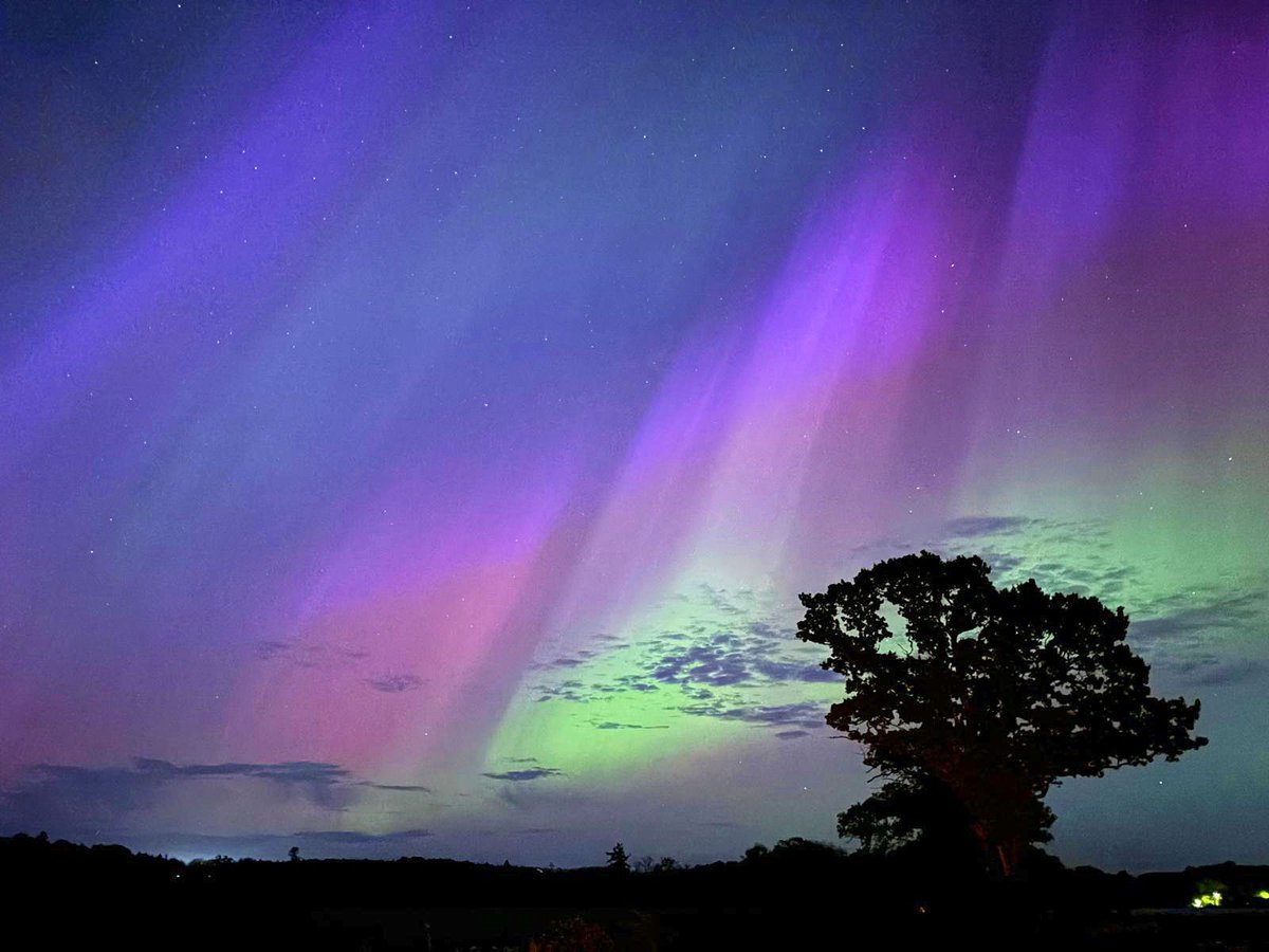 Were you one of the lucky ones who managed to catch a glimpse of the aurora at the weekend? Most of the UK was treated to a dazzling display of colours, but the aurora was particularly strong over Dundee and the surrounding areas - as this picture from alum Geoff M shows!