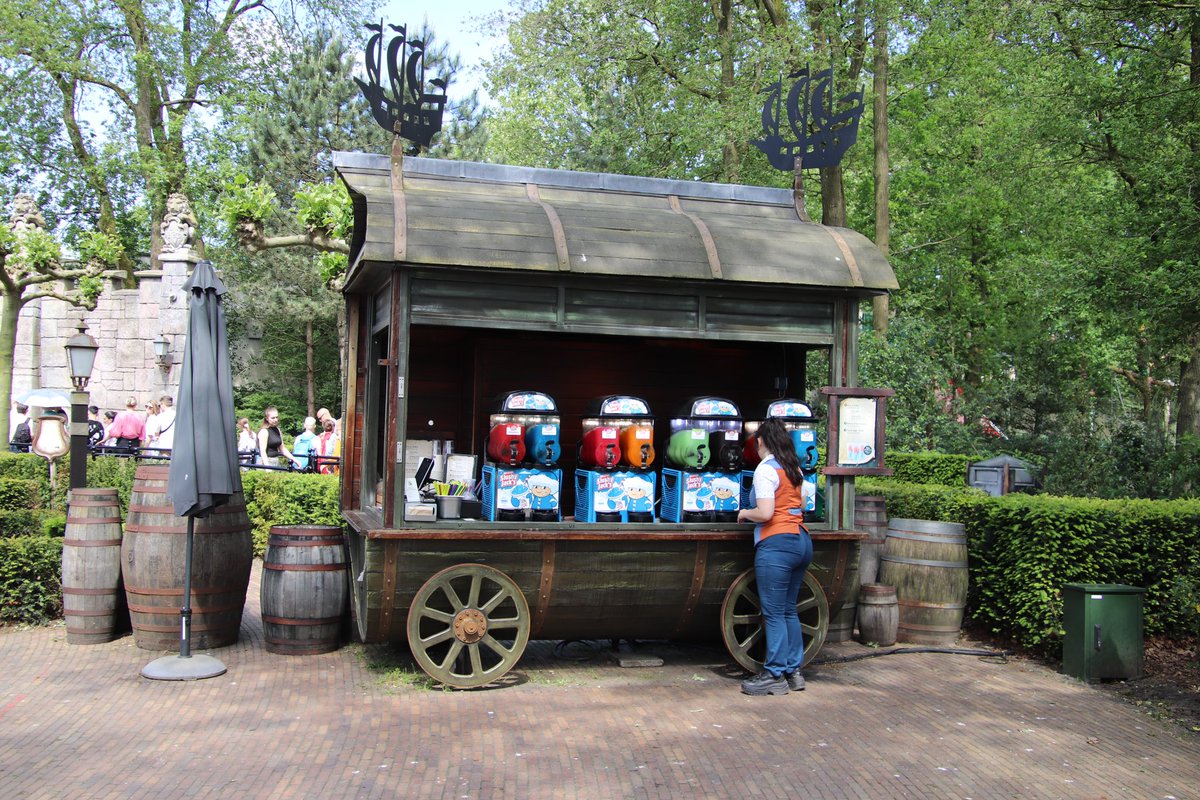 cindy_ve's tweet photo. #Parlevinker ook weer open voor een heerlijk slushpuppy #Efteling https://t.co/2TNNFqF7i8