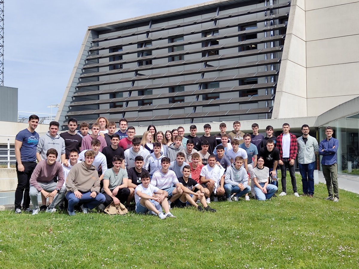 📸Visita de 50 estudiantes de la asignatura #EnergíasRenovables, que pertenece al Grado de Tecnologías Industriales de la 🎓@UNavarra como parte de las actividades previstas en la #CátedradeEERR de la que #CENER es socia