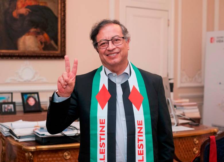 La mafia anticubana contra @petrogustavo Defensores aborrecibles y entusiastas del genocidio israelí contra el pueblo palestino, genocidas ellos mismos contra el pueblo cubano, ahora se alinean contra Petro por su decisión de romper relaciones diplomáticas con Israel.