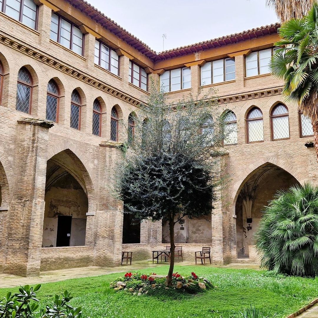 Vous avez déjà un plan à #Zaragoza pour aujourd'hui?

👉Le monastère des chanoines du Saint-Sépulcre est une option parfaite! Vous pouvez visiter l'étage médiéval seul ou avec un guide

Venez découvrir ce monastère mudéjar unique au cœur de la ville🥰

📸 IG giovyfh

#ZGZtequiere