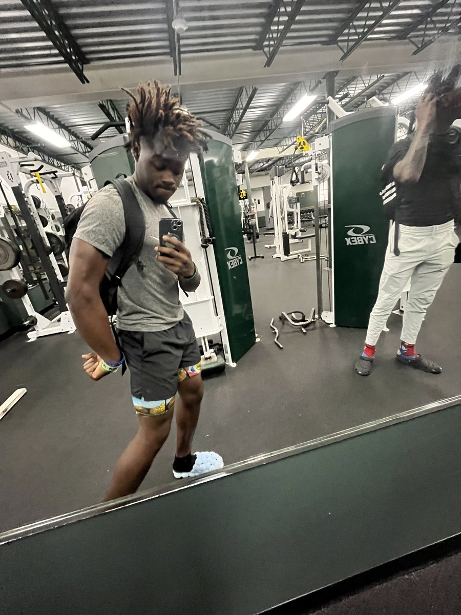 Trying to become the best version of me.🫶🏾⚡️