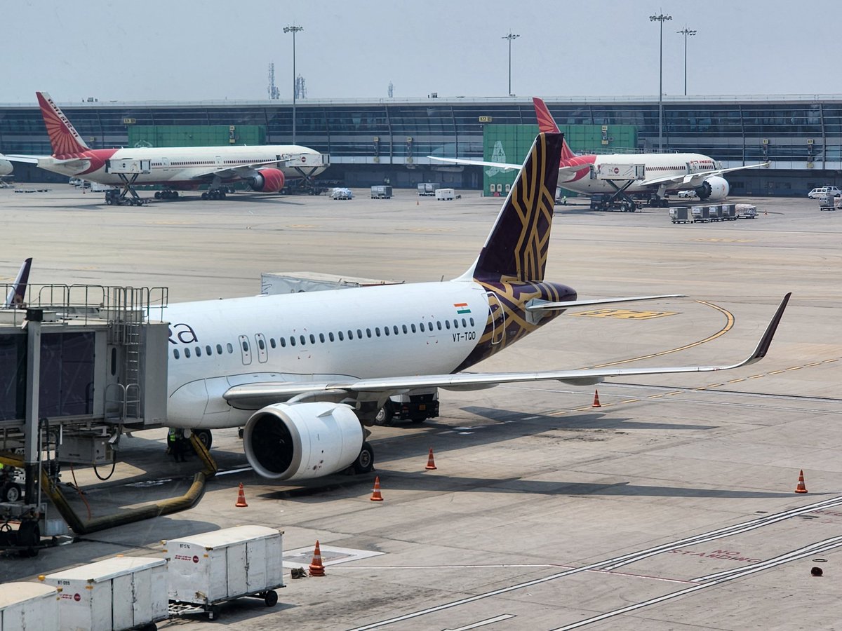 Hello from 11A onboard @airvistara 's 1 year old #A320neo-VT-TQO. Exit row seats such as this one come at an additional charge unless you are a Platinum customer like me 😁 Top tip: When selecting exit row seats, pick row 11, row 10 on the #A320neo has no recline. #AvGeek #PaxEx