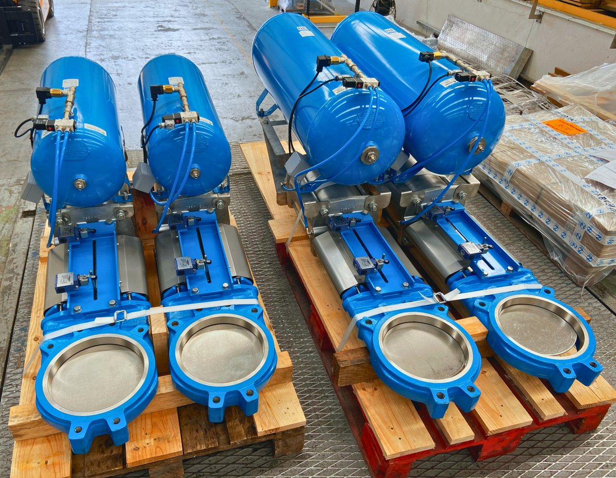 Valvulaszubi's tweet photo. Batch of different type of @Valvulaszubi  #knifegatevalves (round &amp; square) supplied with double acting pneumatic actuators with auxiliary #airtank system and mechanical limit switches.
Duty: Waste water Plant
Location: Italy

#valvemanufacturer

https://t.co/6xQSysIZFw https://t.co/8PTkLxdM44