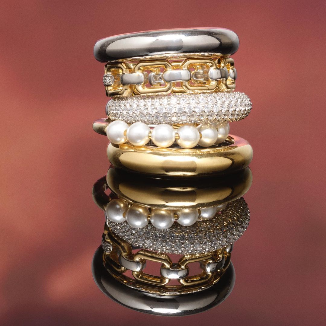 Stack, mix, and sparkle! ✨️ Ti Sento has a wide selection of rings, spanning from glamorous statements to everyday elegance, ensuring there's a perfect fit for every style. Shop the brand at all three of our showrooms or online ((bit.ly/3CnU909).