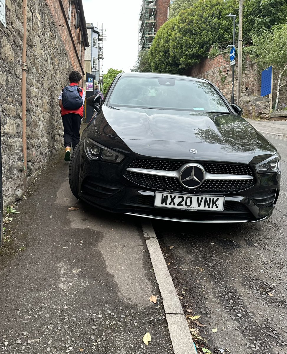Who loves a tight squeeze❓

Parking on the pavement outside school means that parents with pushchairs and children with scooters or bikes have to walk in the road.

We want children safe on the pavement and cars parked on the road.

#SchoolStreet #PavementParking #StreetsForKids