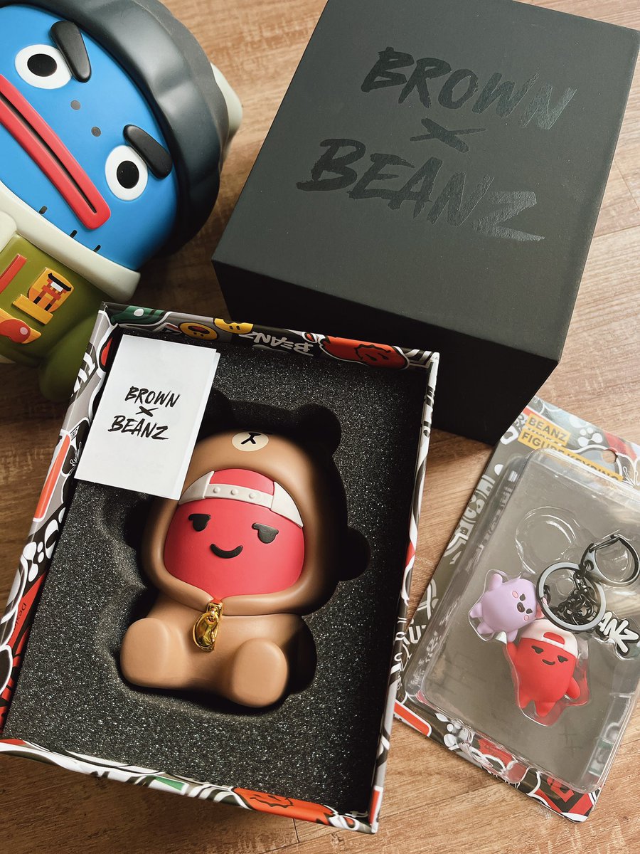 Lots of GUS's friends have arrived at my hoooooome🏠🥳🥳🥳⛩🫘🫘✨🔥

@BEANZOfficial 
@Azuki