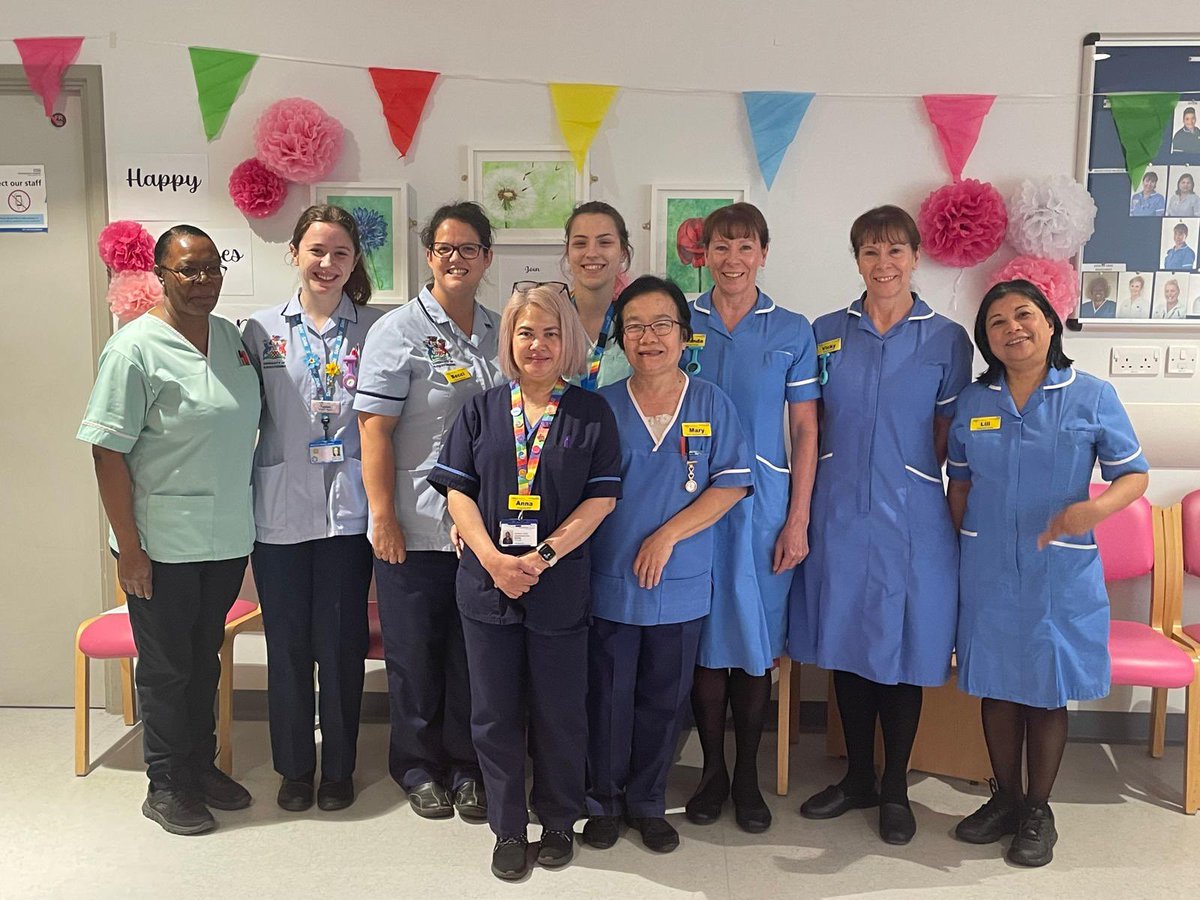 Happy international nurses day to all of our lovely gynaecology nurses &amp; all of our nursing colleagues 💙👩🏻‍⚕️🧑🏻‍⚕️🏥