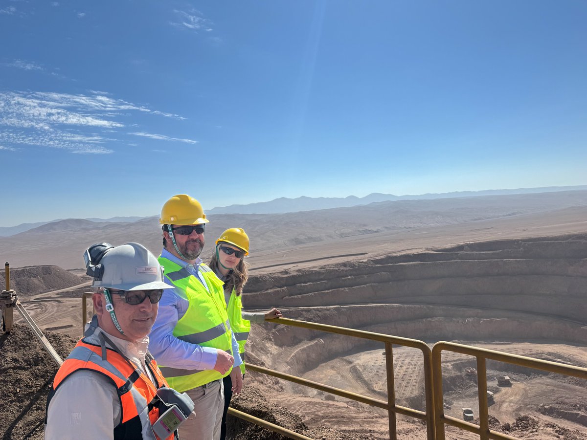 EcoraRoyalties's tweet photo. #Ecora visited Mantos Blancos copper mine in Chile, on which it owns a 2% NSR royalty. We were pleased to see the  team working hard on the debottlenecking, which will enable the sustainable production at 20ktpd.
@CapstoneCopper Chile
#mantosblancos #thecoppermark #copper #chile https://t.co/sOaRuyaYEX