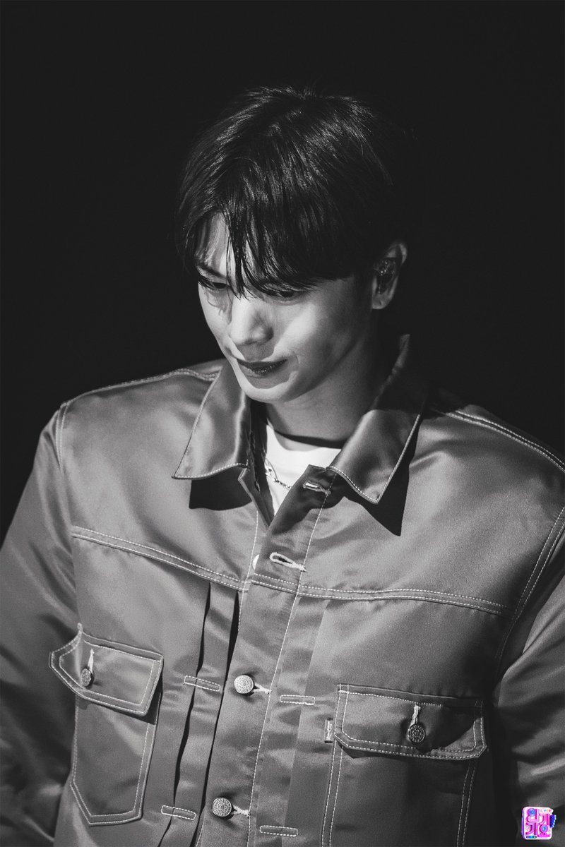 📸240512 인기가요 #현장포토

비 썸바디💙 컴백 현장포토
구경하고 왔는데 시력 5.2 됨 ㅡㅡ
보기만 해도 ✨눈호강✨ 시켜주는
🦊뎨뎨🦊 사진 보러 ㄱㄱ 💨

MORE🔗programs.sbs.co.kr/enter/gayo/vis…

#인기가요 #inkigayo #육성재 #YOOKSUNGJAE #BE_SOMEBODY <a href="/YookSJ_official/">육성재(YOOK SUNGJAE)</a>