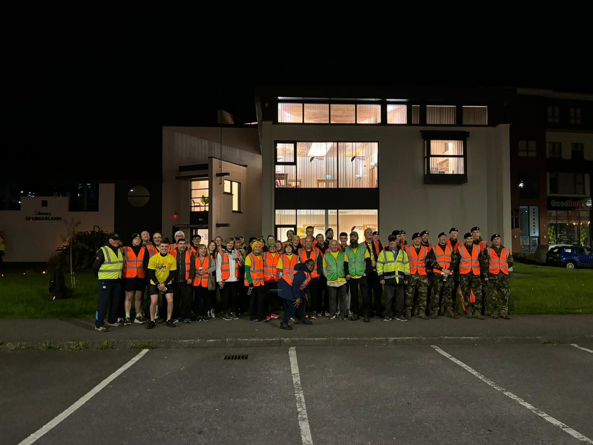 We were delighted to support @PietaHouse, 'Darkness into Light' locally over the weekend. Soldiers from the unit took part in the walk in #Bundoran on Saturday morning. #darknessintolight2024 #mentalhealth #hope #SuicidePrevention #donegal