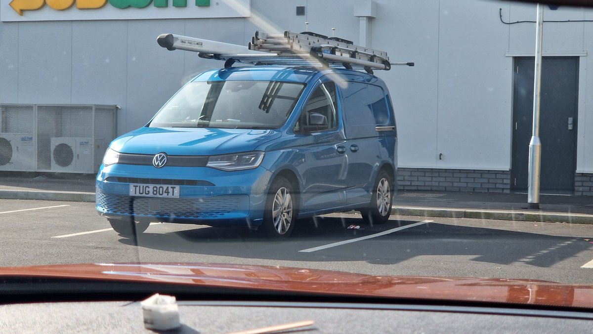 Great number plate seen this morning (I never checked for a tow bar) 😃

#TUGBOAT