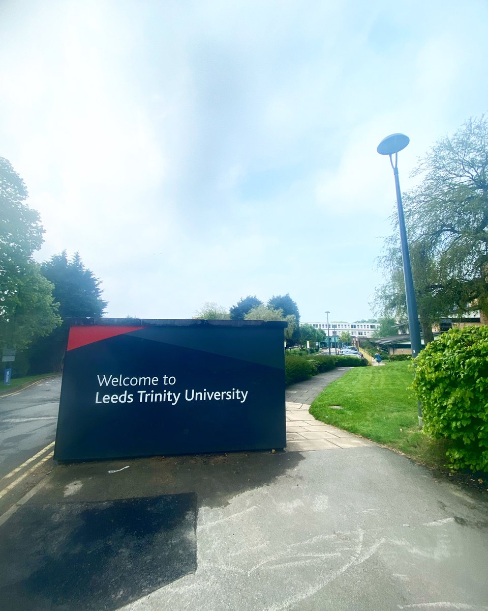 Delighted f/ @TBIJ to be working with amazing talent in the North this week. Journalism outside of London has never been more essential, proud for the team to be bringing their deep, accountability investigative skills to @LeedsTrinity ~ a powerhouse combination. 💥