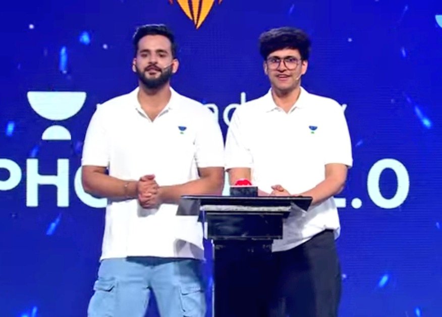 #Abhischay are so good at hosting 😍
It would be amazing see them hosting their own show one day 🩷
Do check out the Unacademy video if you guys haven't already seen it 🤍

youtu.be/5sVNRqN1Fxc?si…

#AbhishekMalhan #FukraBdayMonth @AbhishekMalhan4
@TriggeredInsaan