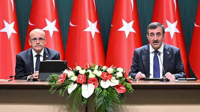 Kamuda Tasarruf ve Verimlilik Paketi açıklandı.
3 yıl boyunca emekli olanlar kadar yeni personel istihdamı sağlanacak.
@mustafahoca0