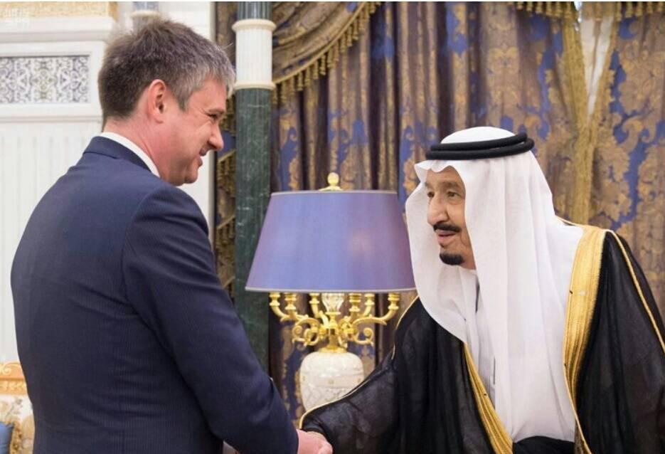 .@LordWalney—the unelected 'Lord' who is proposing to proscribe Just Stop Oil and Palestine Action—has not just been funded by the apartheid Israel lobby. He has also taken money from the Wahhabi lobby. The extremist Saudi Arabian dictatorship paid £17,000 for him to go to