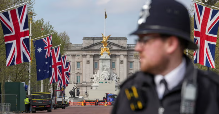 Secret police! A court has said the cost of police security for 'members of the royal family' is an 'official secret'. This makes it 'impossible for the public to know the total cost of funding the monarchy'. Outrageous! #CostOfTheCrown #EndRoyalSecrecy #AbolishTheMonarchy