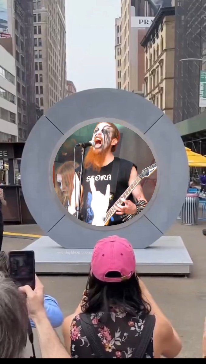 blashyrkhMRD's tweet photo. New York Now Has a Portal Connecting it to Finland https://t.co/UqbAI0lguI