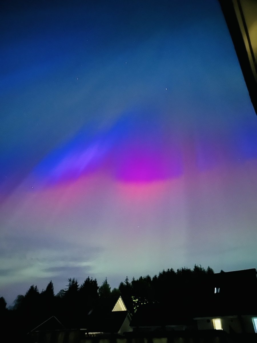 jo_gadget's tweet photo. Fab #Auroa pictures from back garden on Friday night! 💫⭐️🌟✨ https://t.co/rQBJ5up6NQ