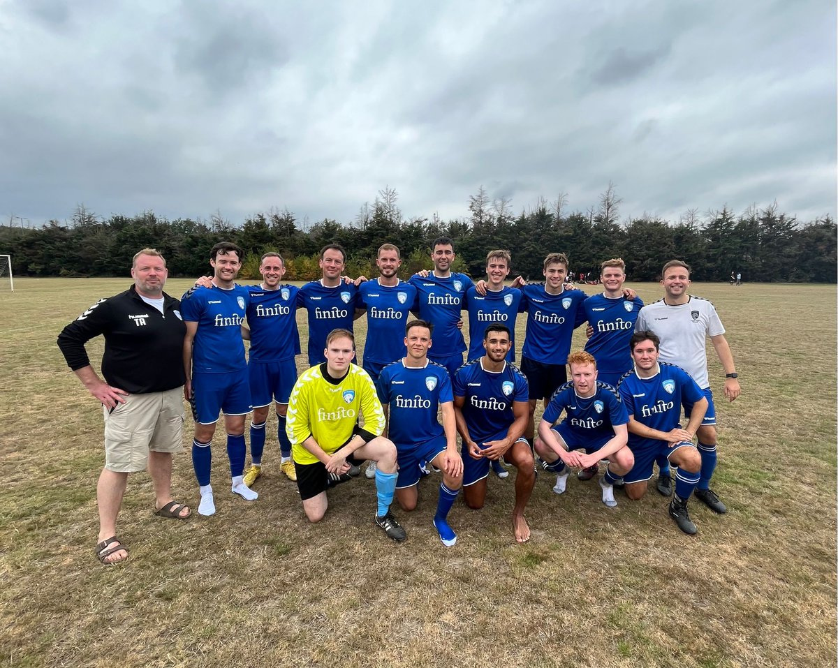 At the conclusion of another successful season for the Football Club, we’d like to put on record our thanks to <a href="/grahamrodber/">Graham Rodber</a> and everyone at @southernsunday, the dedicated volunteers without whom the league would not function. 

🔵⚪️