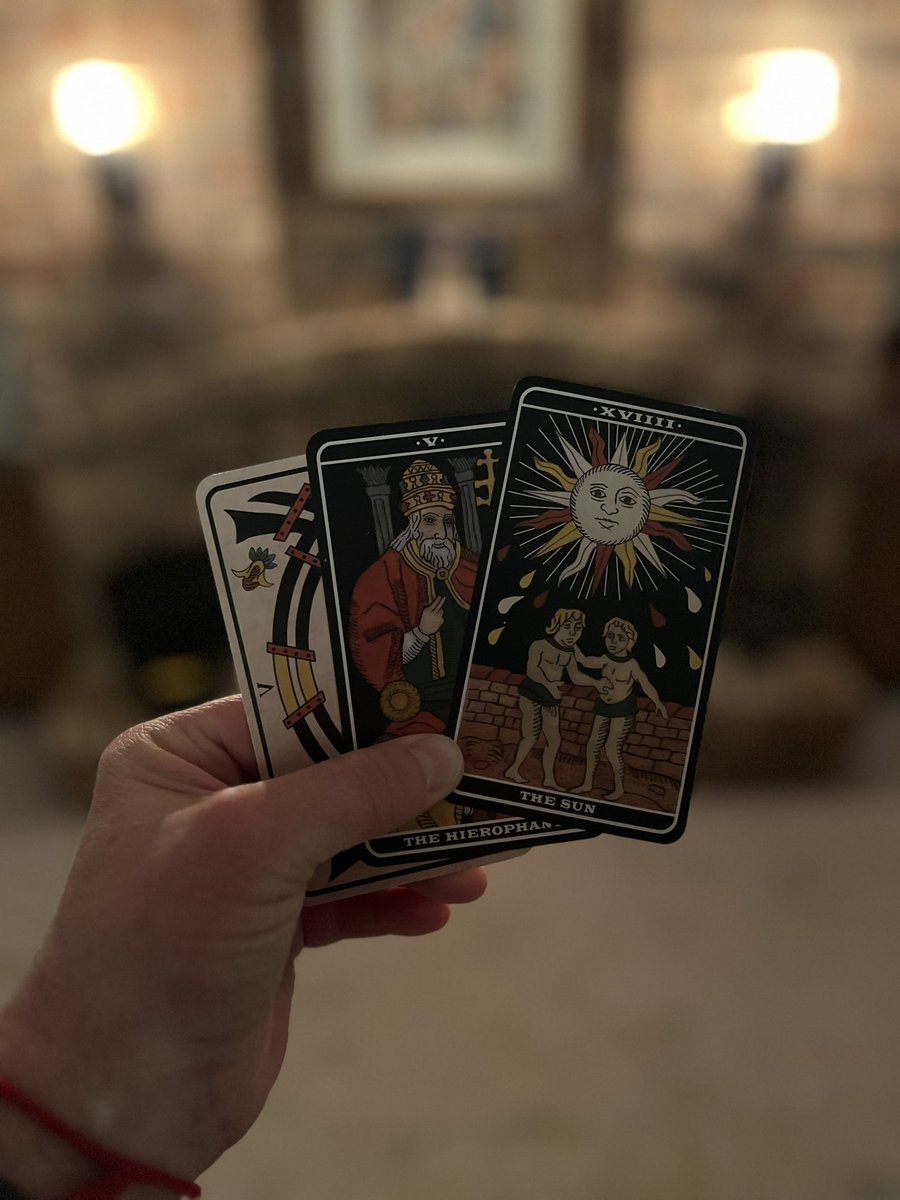 A conflict in strategy may require guidance from someone with more experience to achieve a successful outcome. #tarot #tarotreading #guidance #tarotreader