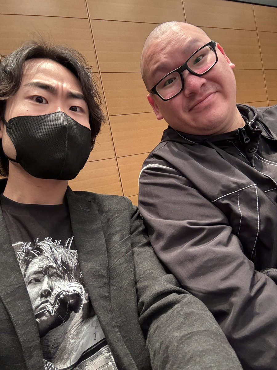 eastryojiro's tweet photo. ムサシさんとプロレスを見に行ってきました👊
イケメンすぎるマーカス選手のTシャツ脱ぐ時の「ゼェア…」の声がたまらんかったとです☺️
#大日本プロレス
#最高
#さぁいこぉう https://t.co/WuGtBRgMx6