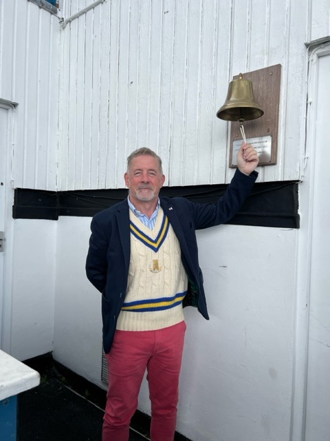 Essex Cricket (@essexcricket) on Twitter photo Everyone at Essex Cricket is saddened to hear the passing of Jonathan Mills.
Jonathan scored a century for <a href="/brookweald/">Brookweald Cricket Club</a> after his terminal cancer diagnosis last season. Days later he rang the 5 minute bell before our game against Kent.
Our thoughts are with his family and Everyone at Essex Cricket is saddened to hear the passing of Jonathan Mills.
Jonathan scored a century for <a href="/brookweald/">Brookweald Cricket Club</a> after his terminal cancer diagnosis last season. Days later he rang the 5 minute bell before our game against Kent.
Our thoughts are with his family and
