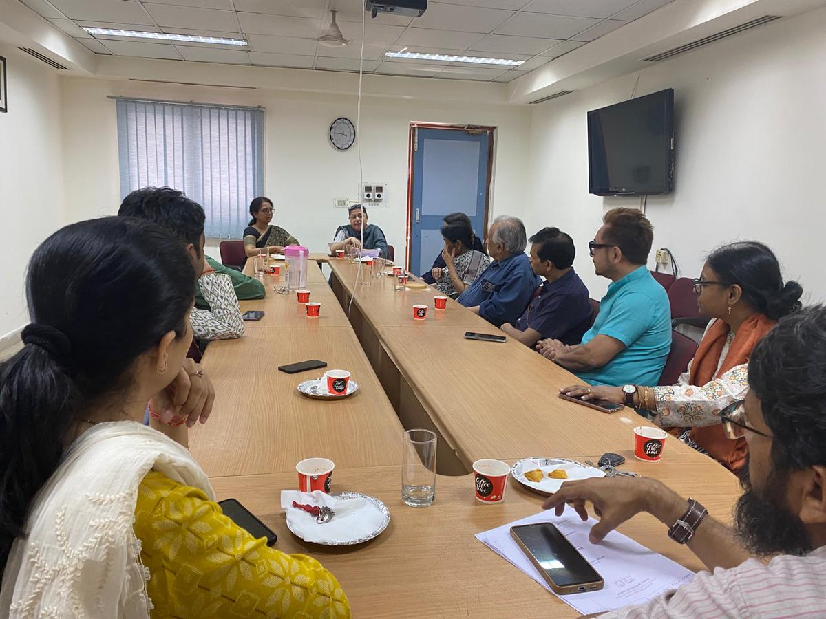 IgnouSoss's tweet photo. The session on Aao Baat Karen: Let's Talk by Discipline of Psychology, SOSS was held on 9th May 2024 at SOSS, IGNOU. The theme for discussion was Communication. Various games and activities on communication, especially listening were played during the session. https://t.co/WFXOxQQ3Xx
