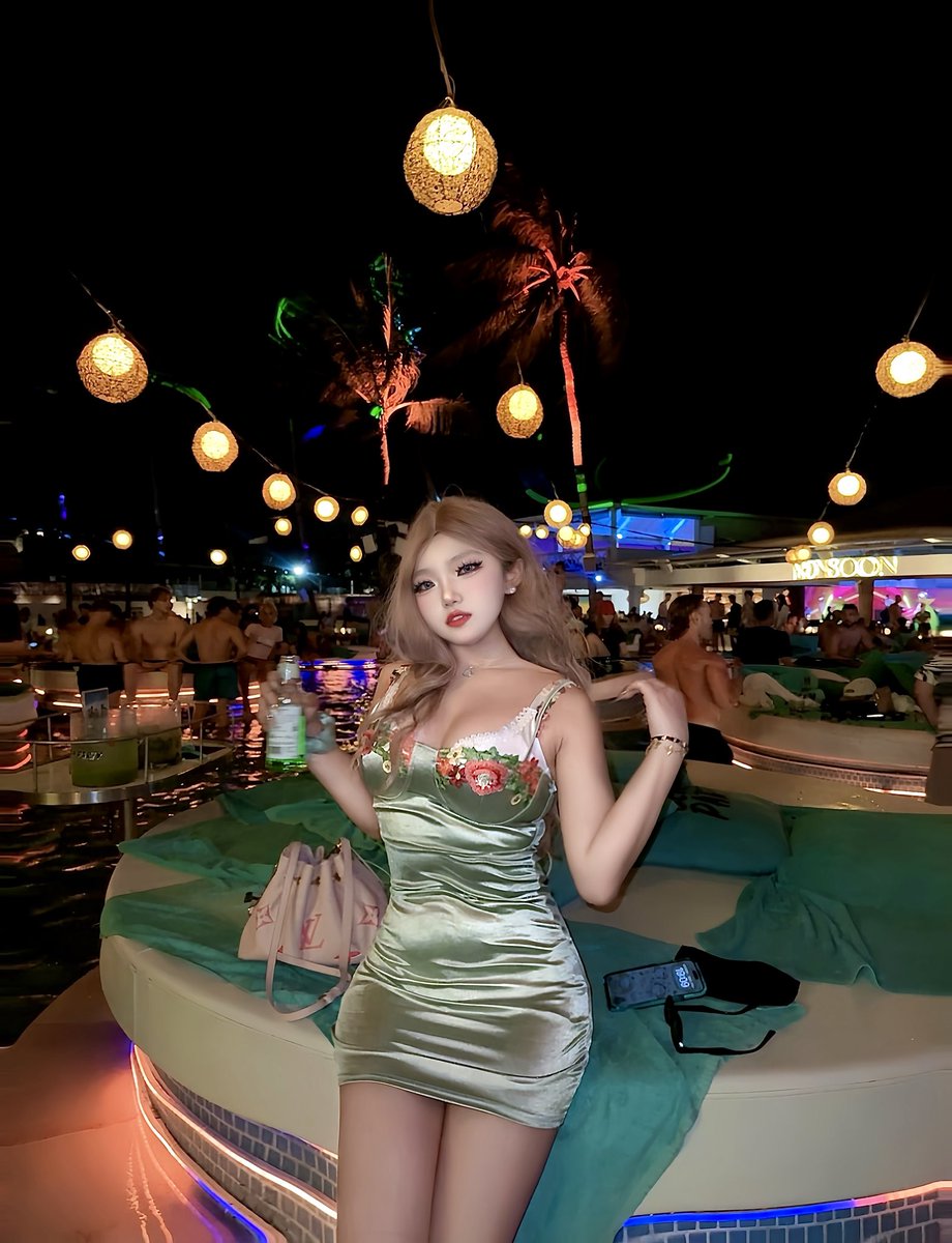 yaobb_7's tweet photo. vacation~ https://t.co/X31WwFhlYN