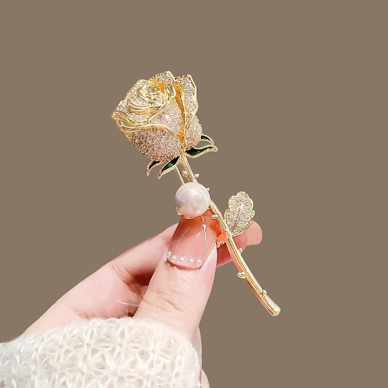 lancevenantius's tweet image. Just found this amazing item on AliExpress. Check it out! 
$1.14 | Elegant Gold Color Rose Flower Brooches For Women Girls Rhinestone CZ Luxury Women Accessories
s.click.aliexpress.com/e/_oDsDm4S