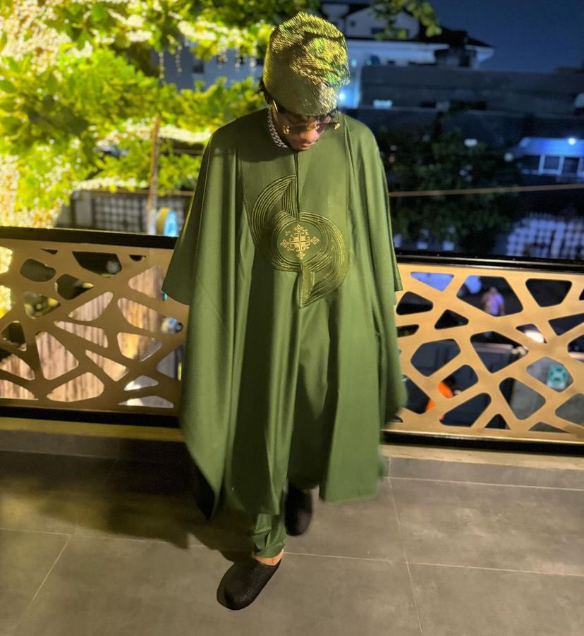 Mrklassiq_'s tweet image. Look how I Styled one of the biggest Afro beats legends in the world @alhajitekno
it keeps getting bigger 🙏