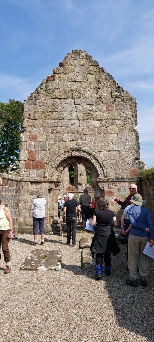 Afternoon of Day 1 of @ArchScot's 2024 Summer School on #Bute. St Blane's early #medieval monastery, 12thc graveyard and church, a site of great chronological depth & deep archaeological and historical significance.