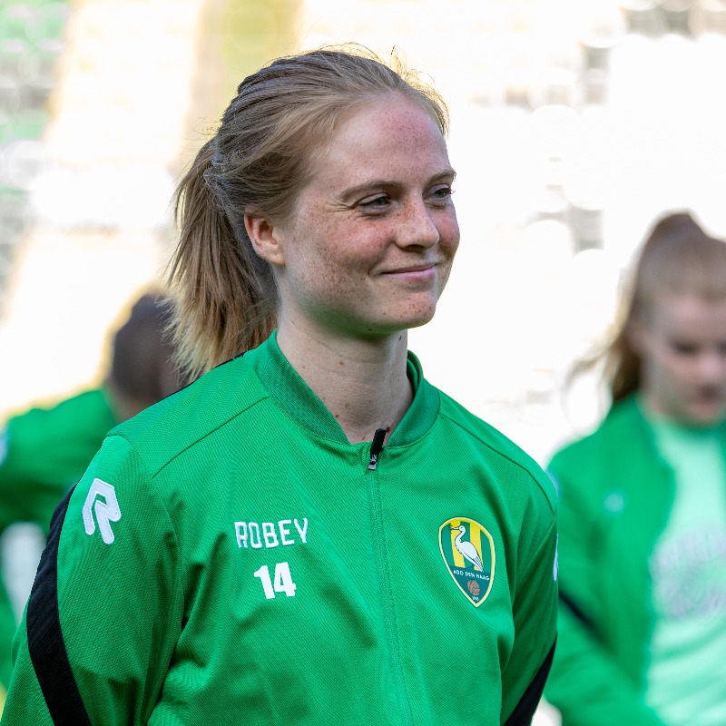 ADODHVrouwen's tweet photo. Meiden, bedankt voor 𝐚𝐥𝐥𝐞𝐬! ❤️

Na afloop van de laatste thuiswedstrijd werd er publiekelijk afscheid genomen van negen speelsters. 

Lees meer op onze website 👇