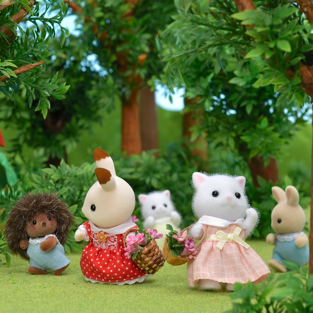 Freya and Lyra are taking the babies for a walk in the forest. 🌲🍄 It looks like they’ve already collected some pretty flowers. What else do you think they might come across? 🍀 #friends #fun #forest #adventure #outdoors #sylvanianfamilies #sylvanianfamily #sylvanian