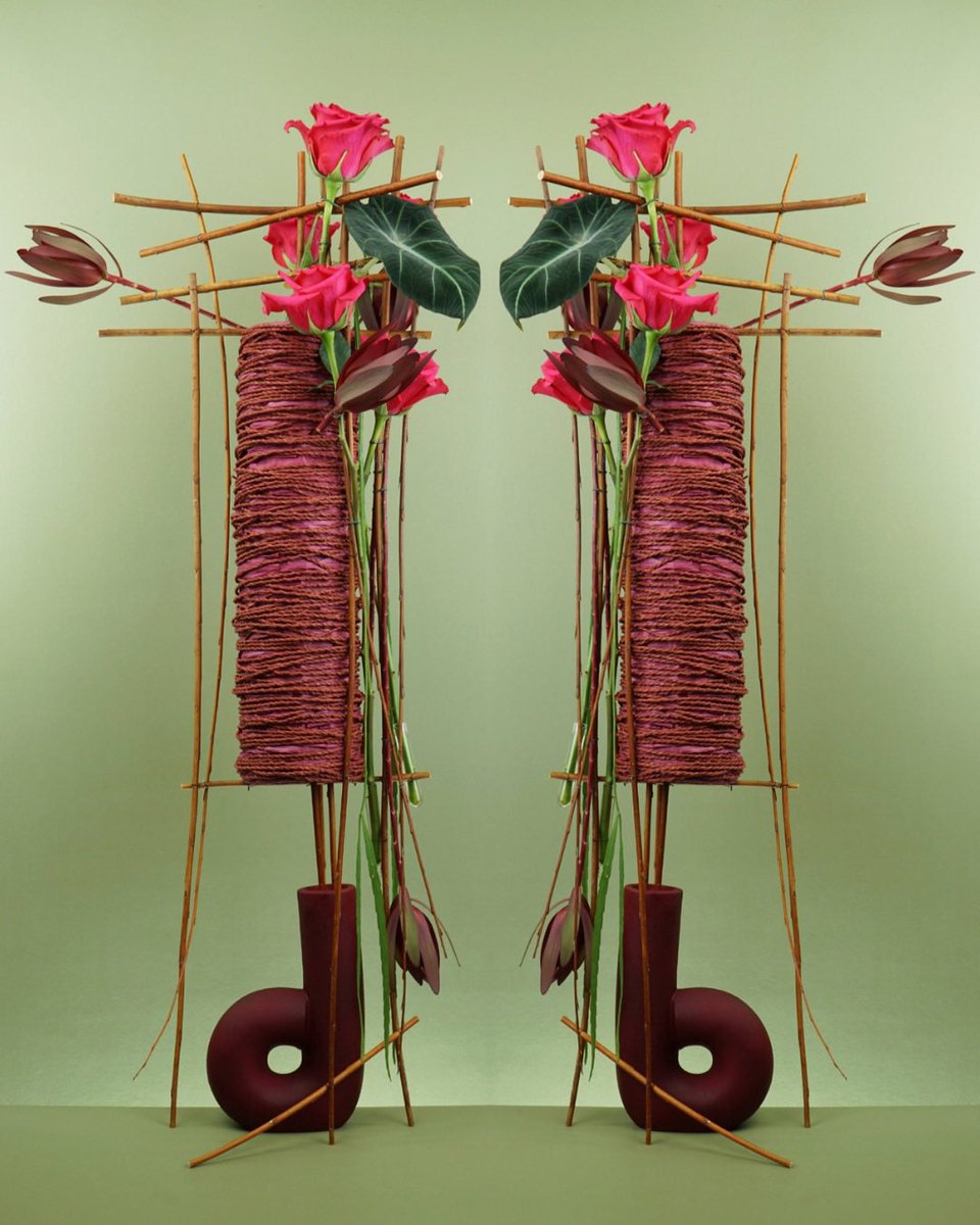 MarkPampling's tweet image. Focusing on the element of form - using a cylindrical structure to repeat the tube-like form of the vase - created as an example for Task 4 in One Container Five Elements with Flower Thinking.
.
#form #elementsofdesign #onecontainerfiveelements #flowerthinking  #floraldesigner