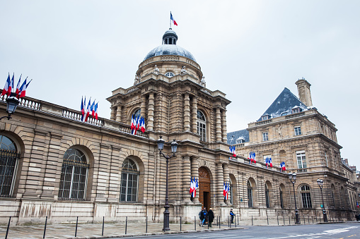 [#Sénat] 📢 La FNCCR était auditionnée le 3 mai dernier à propos du projet de loi sur les PFAS pour donner son avis : Des actions drastiques sont nécessaires pour réduire les pollutions et éviter des traitements onéreux sur l’eau potable ! 👇 fnccr.asso.fr/article/projet…