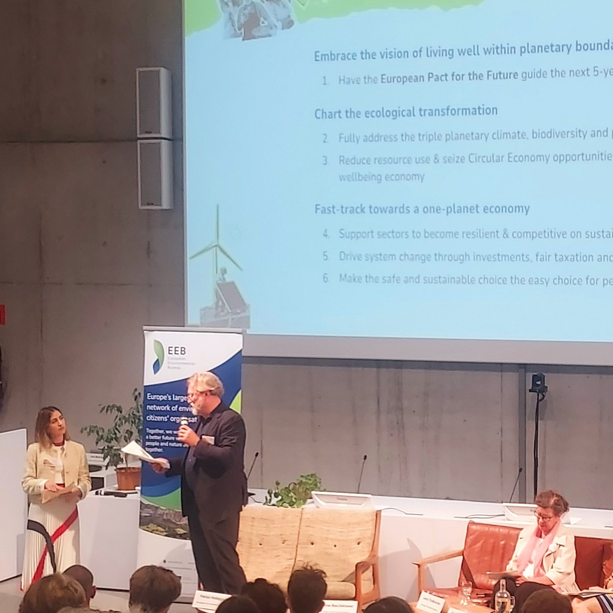 📢 Now, at #EEB2024 conference: YEE's @MissMoulana, with EEB's @tenBrinkPatrick, sending #hope. Building on #EUGreenDeal and urging to go further: we need a social & green future, and it's in our pact, #VoteFutureEU ✅️