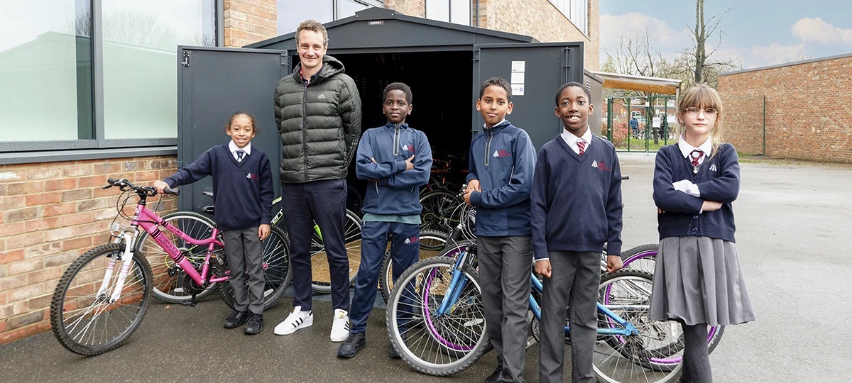 Secured by Design member @AsgardStorage donates bike storage to the Brownlee Foundation charity securedbydesign.com/about-us/news/…