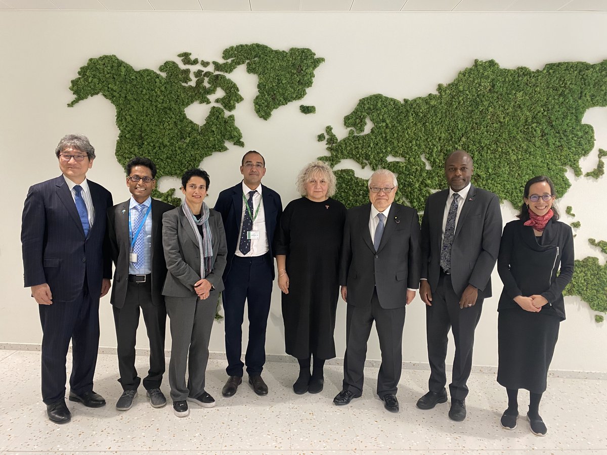 I had the pleasure to meet with Japan's Health Minister @TakemiKeizo and discuss advancing Universal Health Coverage and health systems strengthening alongside members from @MHLWitter & @JapanMissionGE