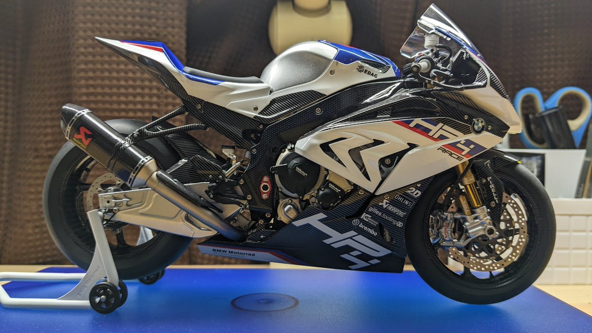 MASAMETAL17's tweet image. MENGMODEL 1/9 
BMW HP4 RACE 完成しました!

#MENGMODEL
#バイクプラモ盛り上げ隊
#BMWHP4RACE