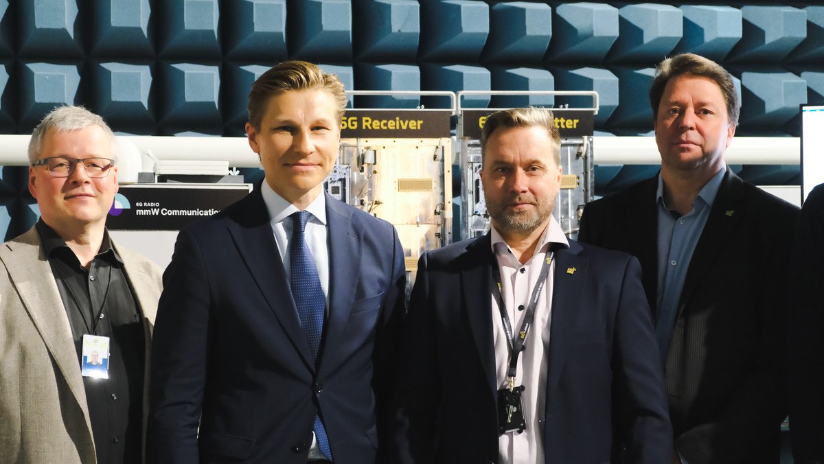 We welcomed <a href="/anttihakkanen/">Antti Häkkänen</a>, 🇫🇮 <a href="/DefenceFinland/">Puolustusministeriö</a> Minister to our 6G research facilities &amp; #NATO #DIANA test centre. We discussed dual-use technologies and other topical issues where research supports the national defence sector. Thank you for your visit 🙏

#DualUseTech #UniOulu