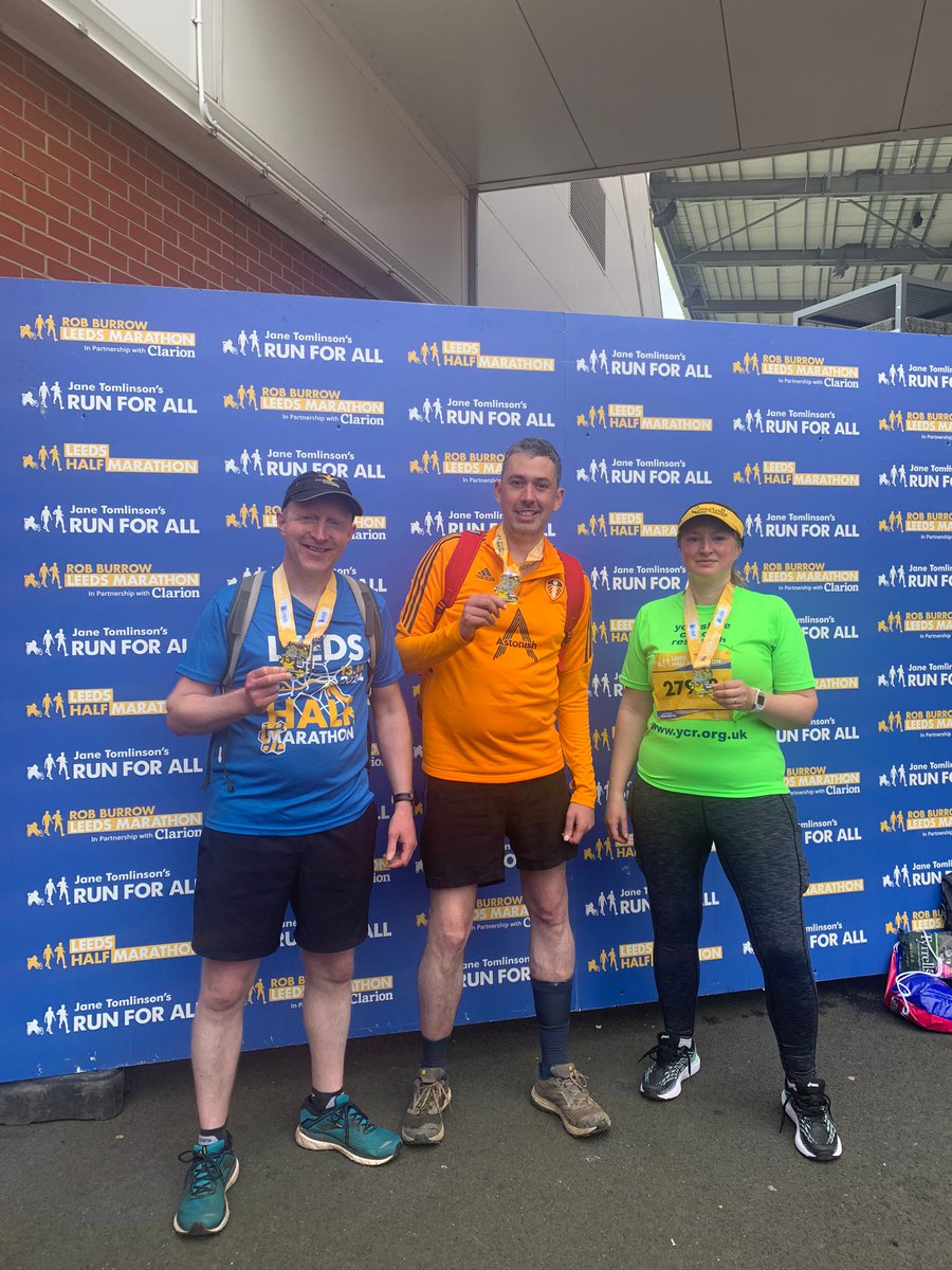 Leeds half marathon completed! One of the hottest days of the year, but the crowd support was phenomenal! There is still time to donate to EndometriosisUK through JustGiving: justgiving.com/page/helen-mac… #LeedsHalf #RobBurrowLeedsMarathon #JaneTomlinson @runforall