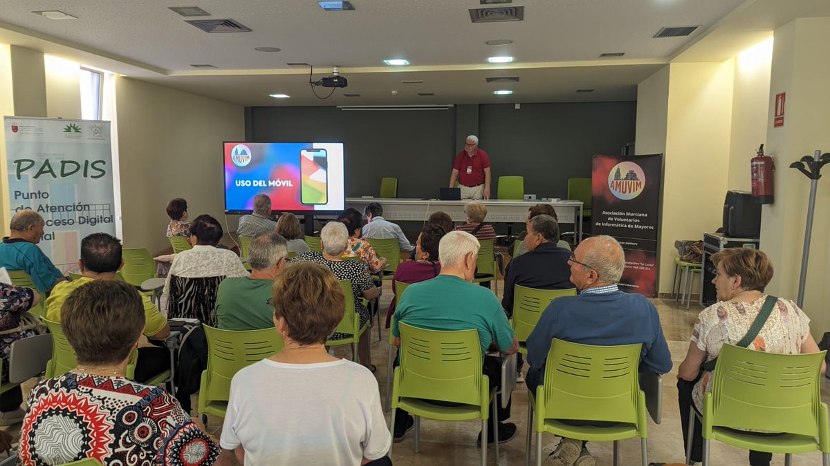 ¡Presentación oficial de AMUVIM! 😃🙌🏻

Ya estamos en el Centro Cívico "Francisco Méndez" de Lorca con la presentación de <a href="/amuvim/">amuvim</a> 👏🏻 y han comenzado ya también los dos talleres:

📲Uso del teléfono y WhatsApp
📲Uso del Portal del Paciente

Muchas gracias a todos los asistentes😊