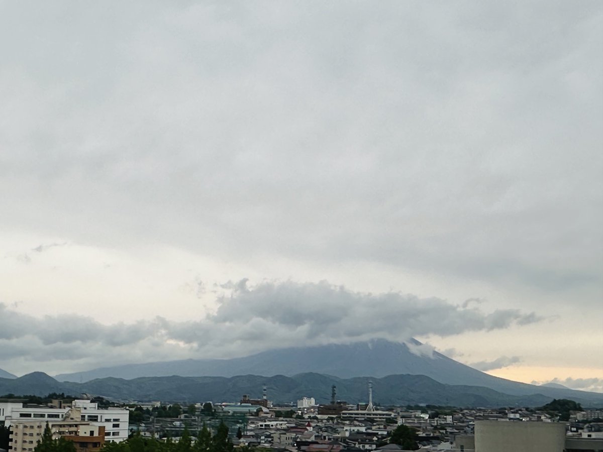 雲被ってるけど、見えました( ´ ▽ ` )

#イマソラ
#岩手山