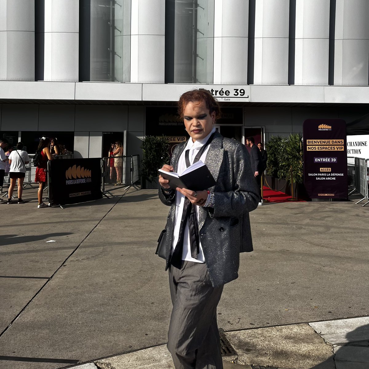 handsofbeavty's tweet image. If you know it in one glimpse, it's legendary, what we thought was for all time was momentary.
#ParisTSTheErasTour #TheErasTourParis #TheErasTour 
@taylorswift13 @taylornation13