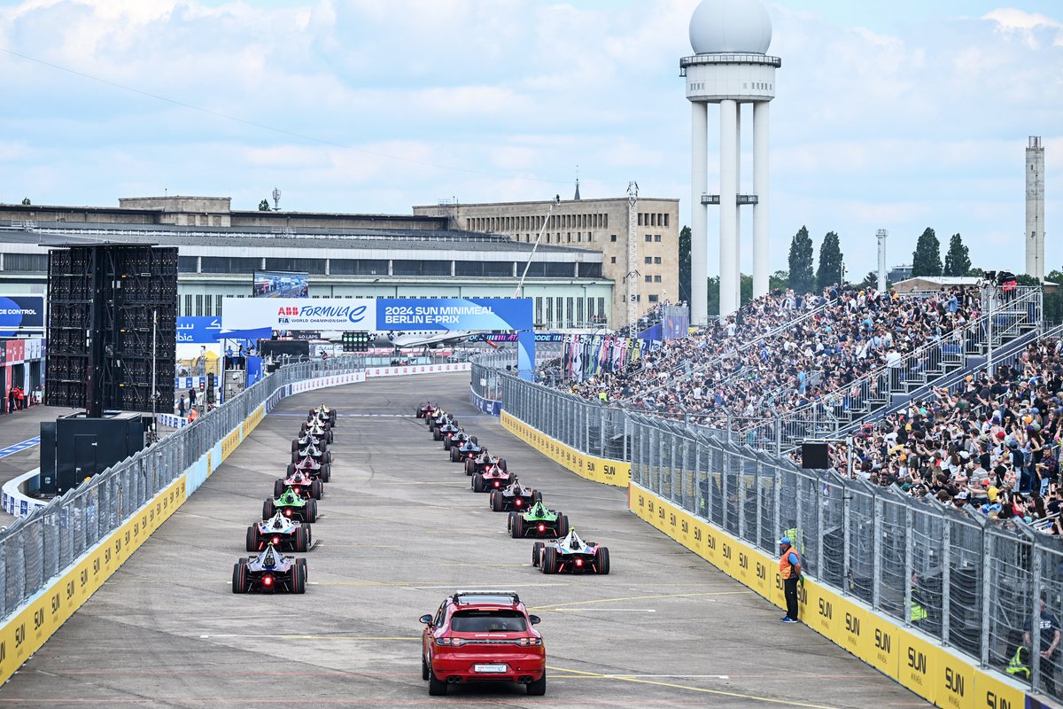 #FormulaE & #Berlin extend contract for Tempelhof Airport for another 6 years

e-formula.news/news/formula-e…

#ABBFormulaE @FIAFormulaE #BerlinEPrix