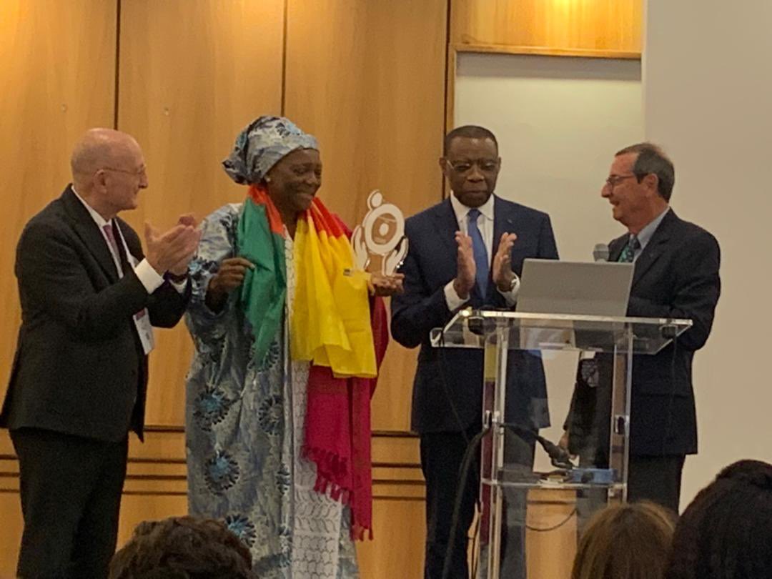 UNE CONTRIBUTION EXCEPTIONNELLE , dans l’amélioration de la #santé #oculaire au Cameroun. Félicitations au Pr. BELLA ASSUMPTA Lucienne Françoise , toute première lauréate Société Camerounaise d’Ophtalmologie #SCO . #womeninscience #womenempowerment #Santé #ophtalmologie