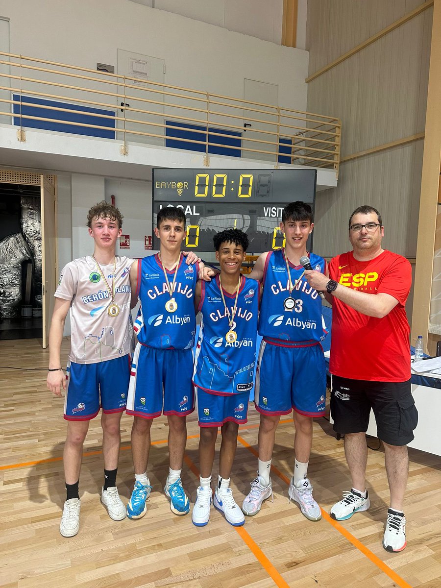 CBCLAVIJO's tweet photo. Estas son algunos videos de esta jornada 3x3 realizada en el polideportivo lobete📸💙

Además queremos destacar las victorias en categoría infantil y cadete 🏆💪🏽💙 https://t.co/ziwMoxrJdu
